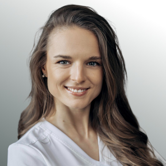 Éva Bartolák, Dr.
